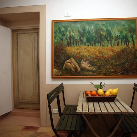 مبيت وإفطار SantʼAngelo in Vado Palazzo Santinelli الغرفة الصورة