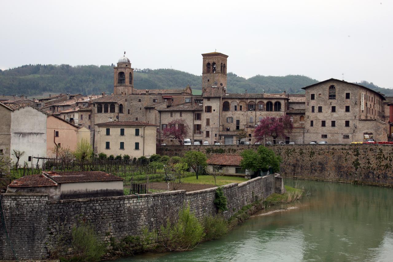 مبيت وإفطار SantʼAngelo in Vado Palazzo Santinelli المظهر الخارجي الصورة